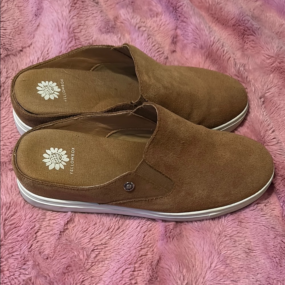 Yellow Box Women’s Size 9 Slip Ons Clogs